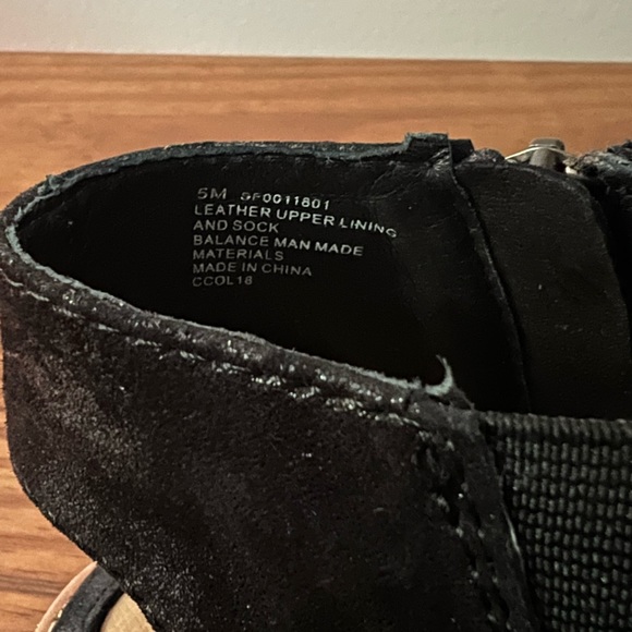 Sofft Natesa Black Shimmer Leather Sandals - Picture 9 of 11